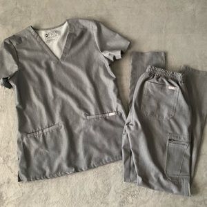 Figs Graphite Scrub Set